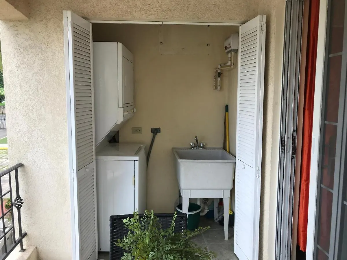 Apartman Dawn'S Comfort Zone Kingston